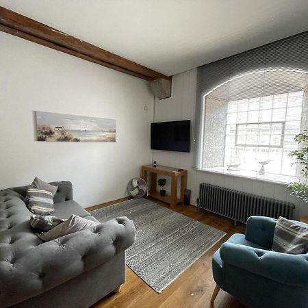 Cozy Coastal Apartment Plymouth Exterior photo